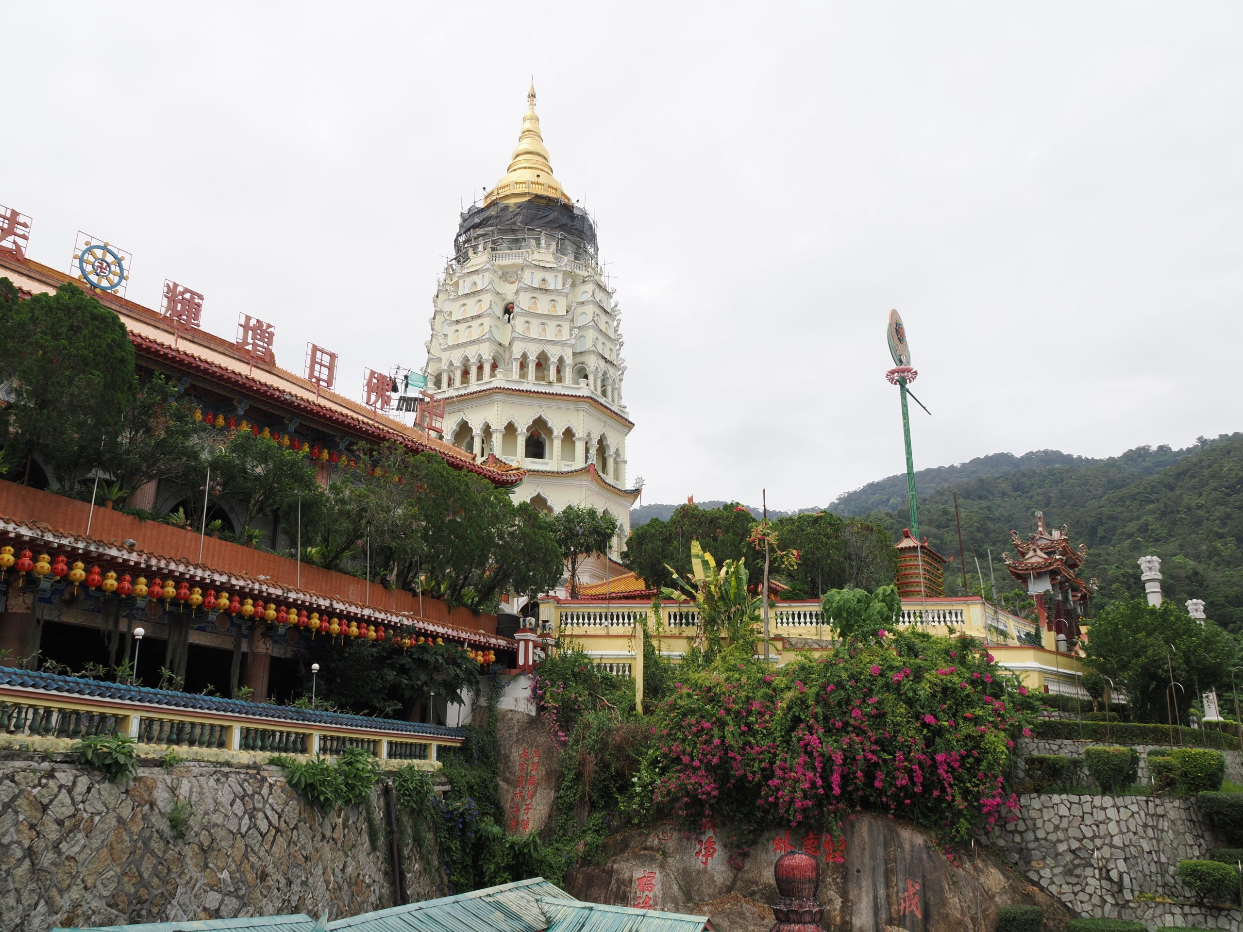 Temple of Ten Thousand Buddhas